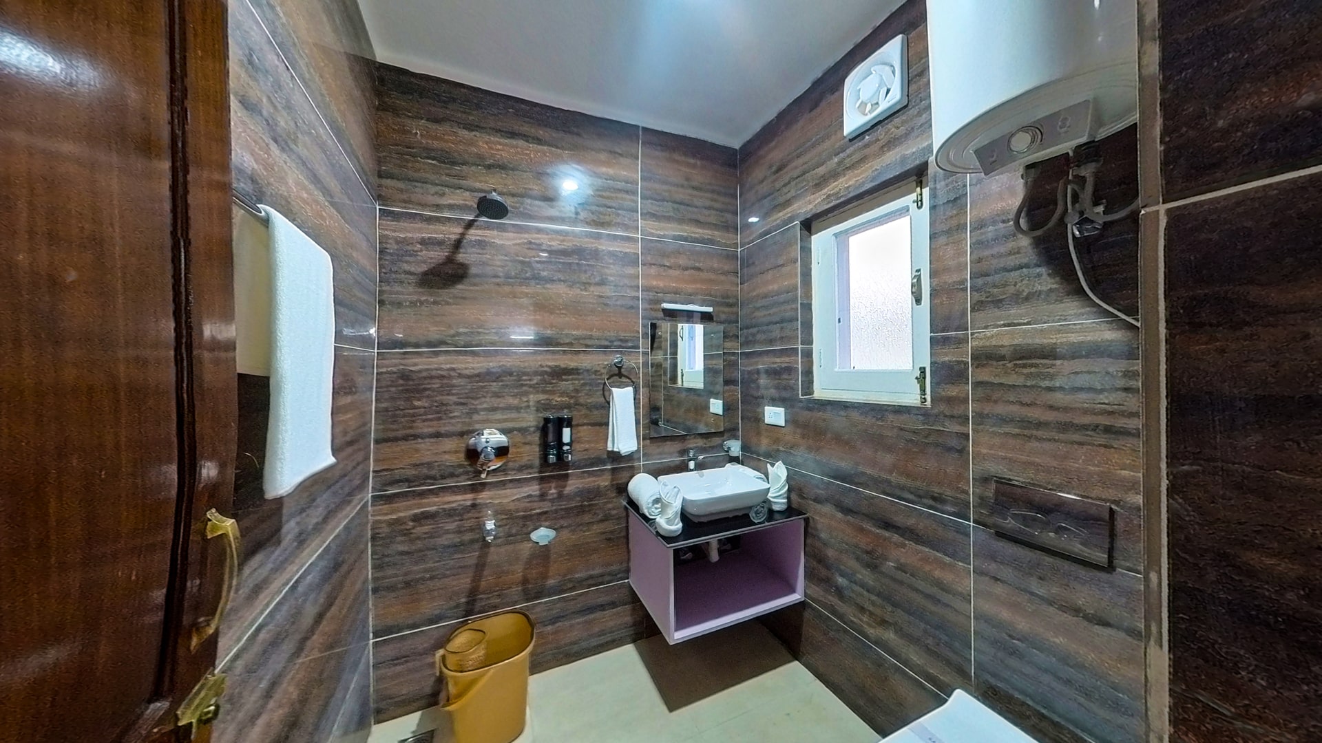Experience 3-star restroom facilities