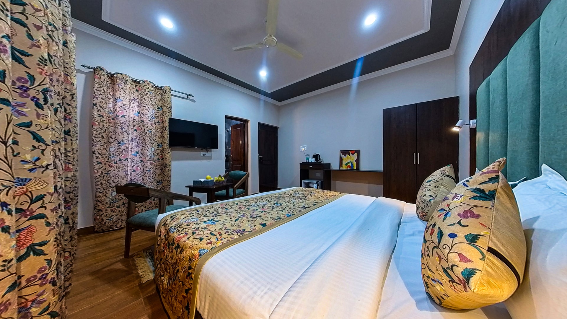 Super Deluxe Room